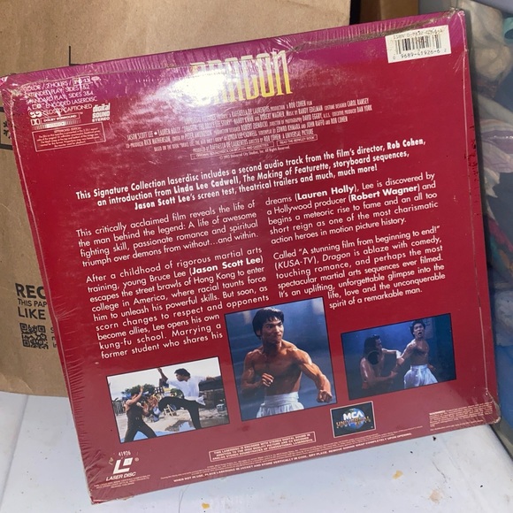 Buce lee brandon lee Dragon laserdisc. sealed new 
Has shop wear
#Dragon #Collec - Picture 3 of 3